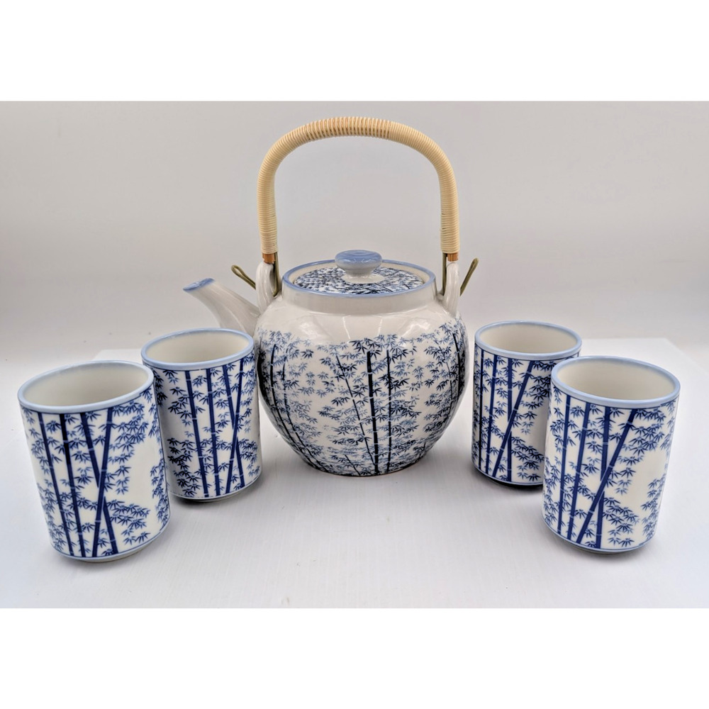 Japanese Teapot and 4 Yunomi Ceramic Teacups Asian Bamboo Design Blue White Set